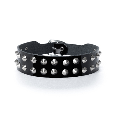 Spitznieten-Lackchoker, 2 reihig